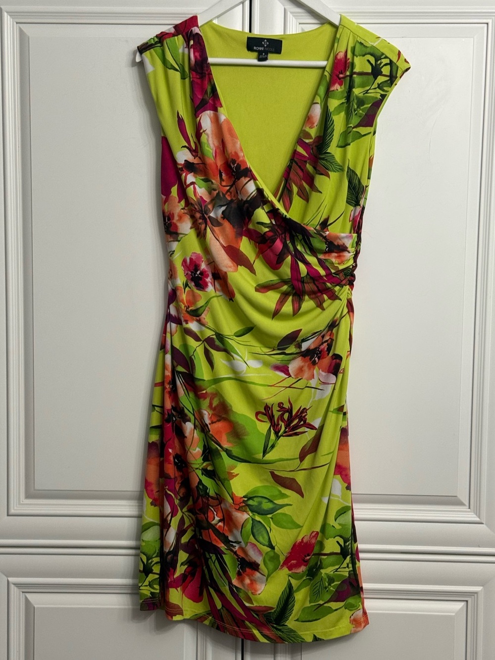 Ronni Nicole Size 8 Lime Green Floral Midi Dress Ruching Plunge V-Neckline